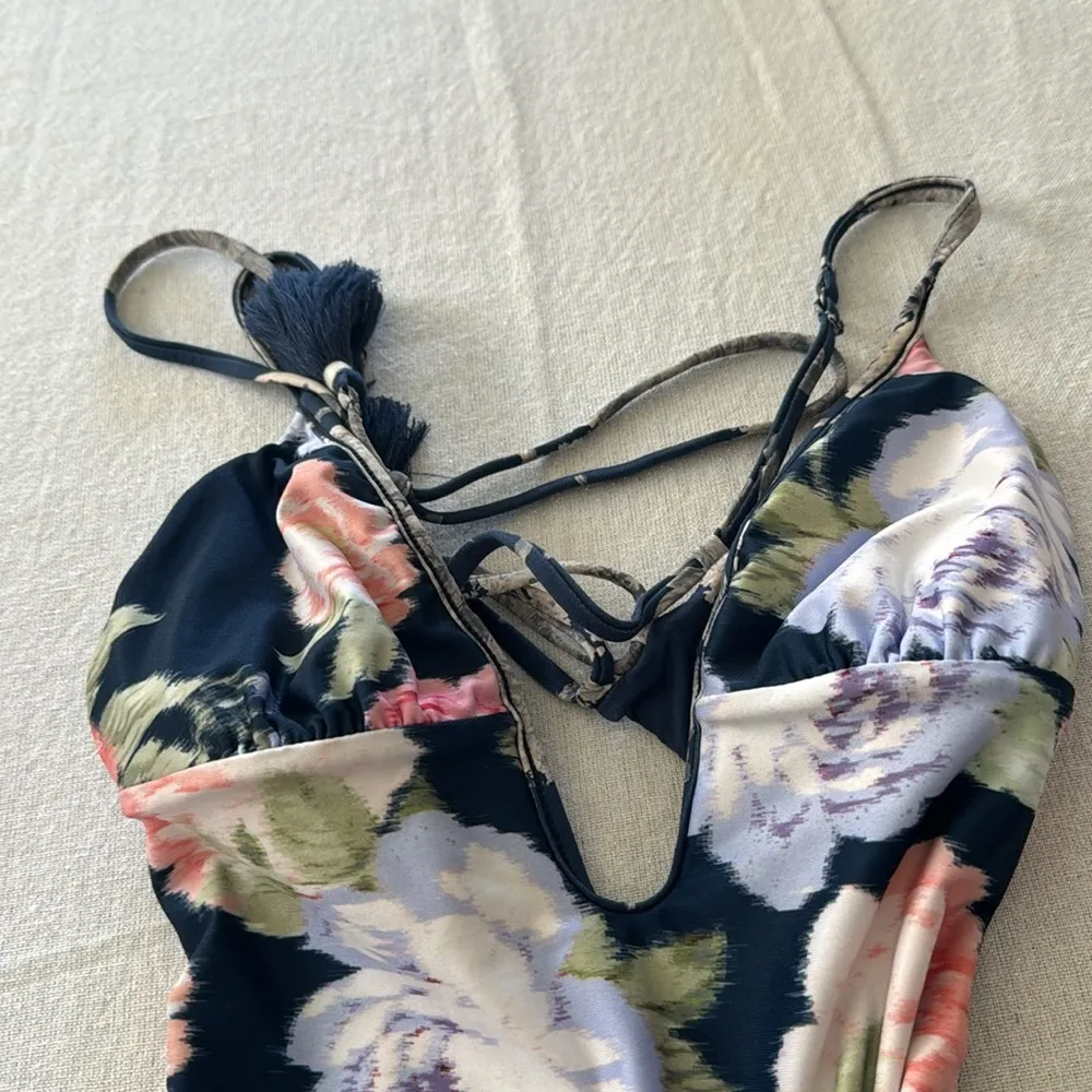 Maaji Night Jungle Ulani U Wire One Piece, size Small, $156 - Image 9