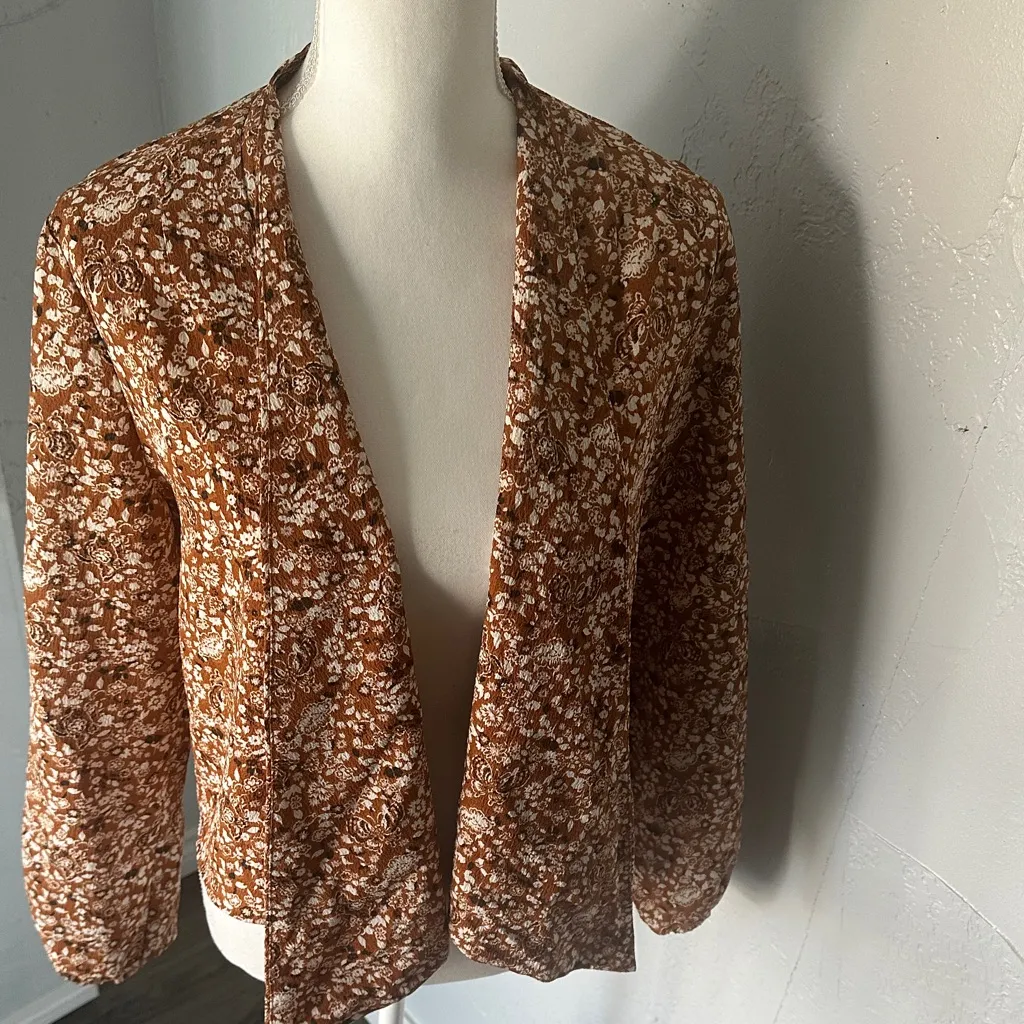 Lush Brown Floral Patterned Garment - Image 6