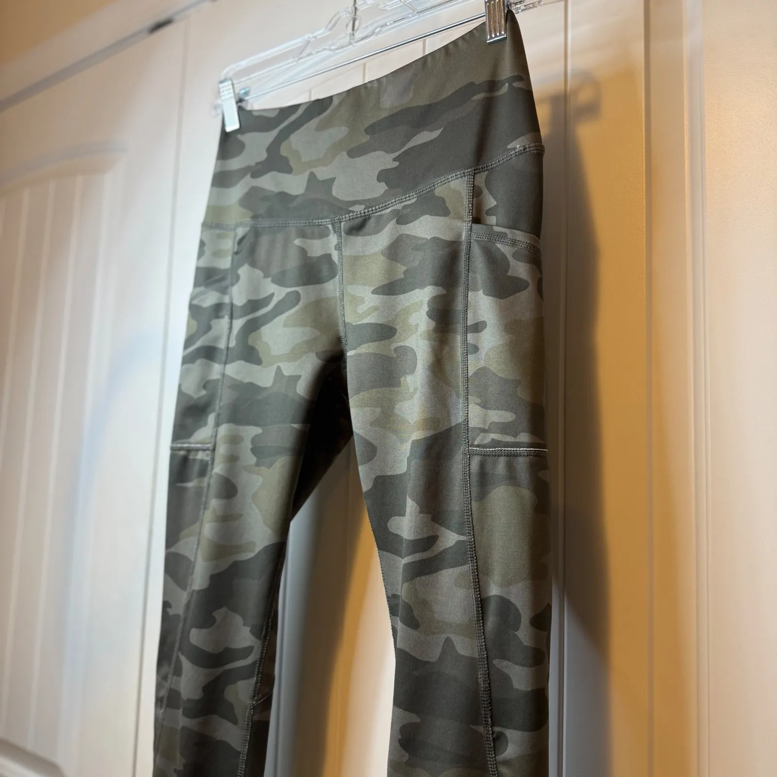 Reebok Camouflage Pocket Leggings Women S CH P Activewear Athletic Workout Gym - Image 4