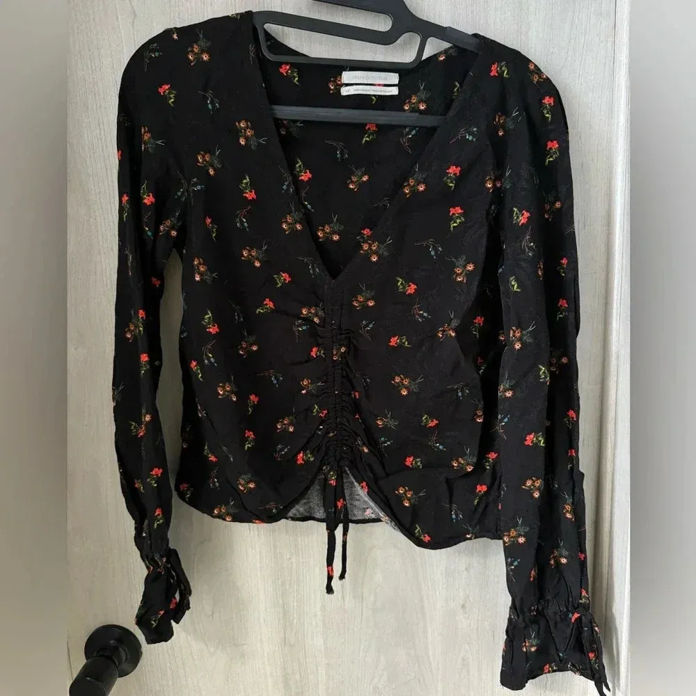 Urban Outfitters‎ Black V Neck Cinched Floral Long Sleeve Crop Top Size S - Image 3
