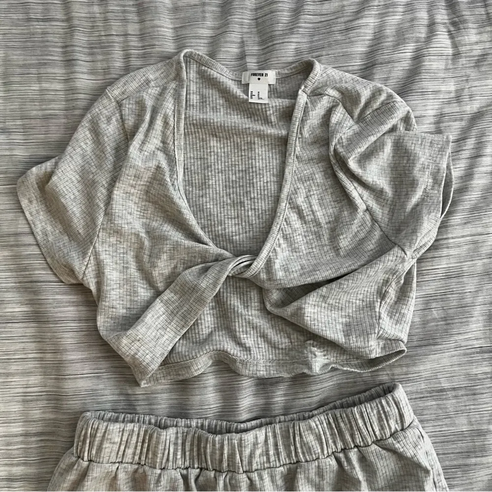 Forever 21  pj set size medium - Image 2