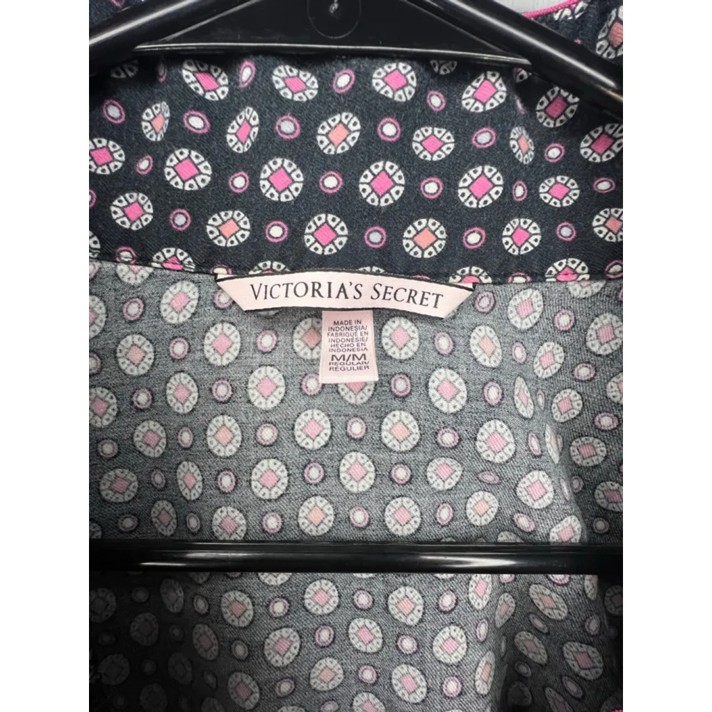 Victoria's Secret Geometric Pattern Long Sleeve Tow Piece Pajama Set - Image 4