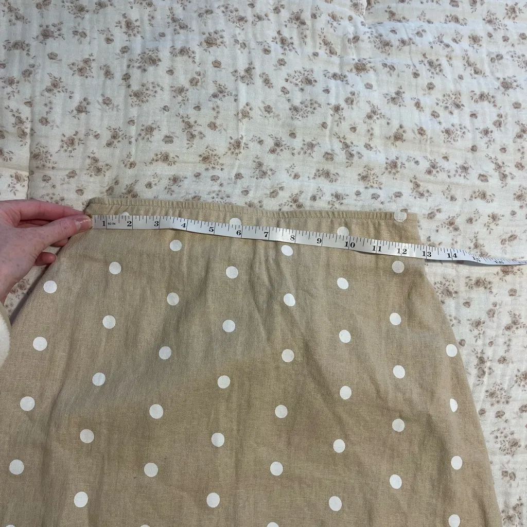 Old Navy Tan & White polka dot Mini Skirt - Image 5
