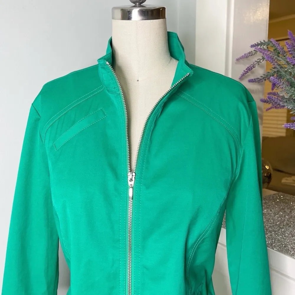 Chico’s 3/4 Sleeve Zip Front Vinny Jacket in Vivid Green Spring Jacket - Image 3