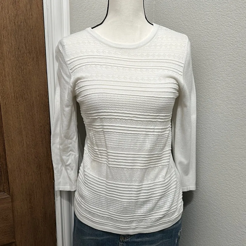 White Textured Women's Top EUC - Image 7