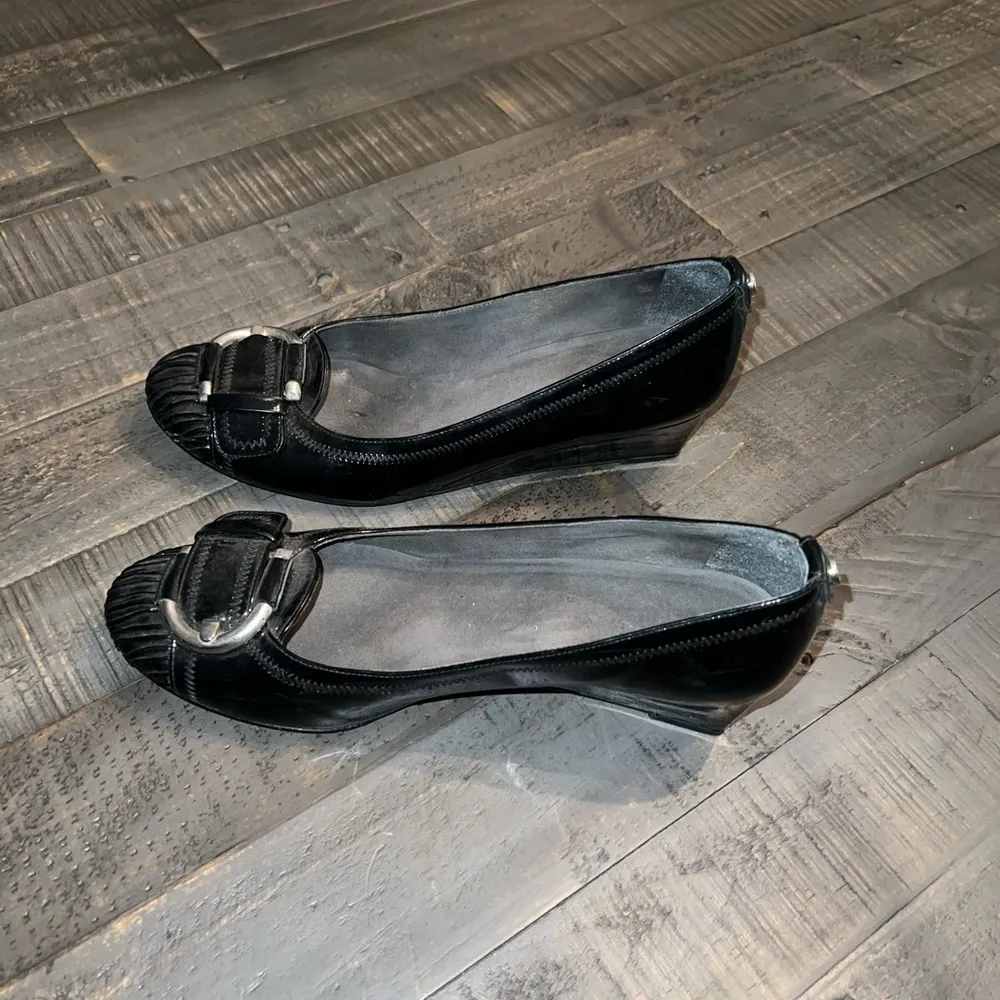 Stuart Weitzman Espadrille‎ Black Patent Wedges Size 8 - Image 3