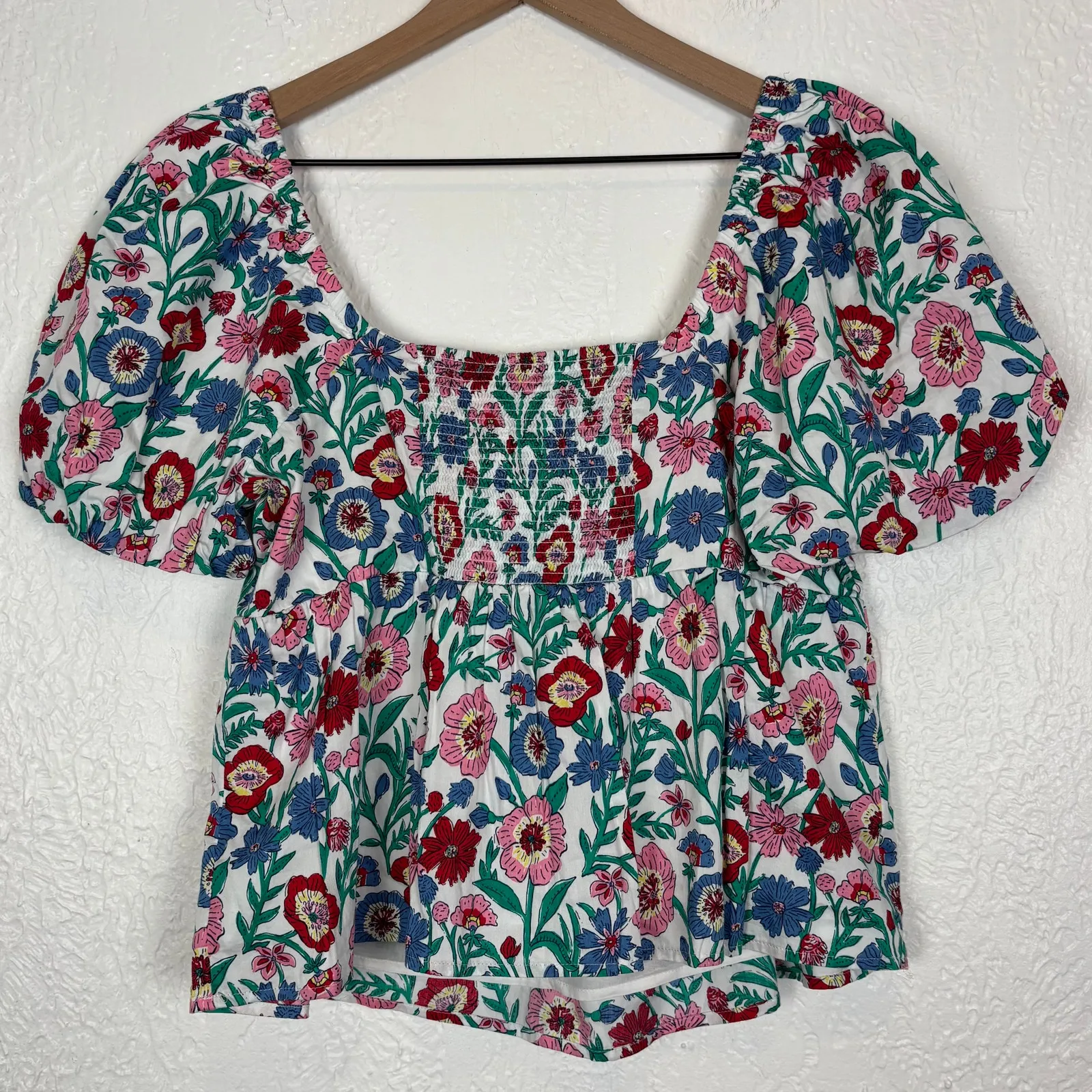 Vineyard Vines Multi Floral Puff Sleeve Top NWT Size Medium - Image 2