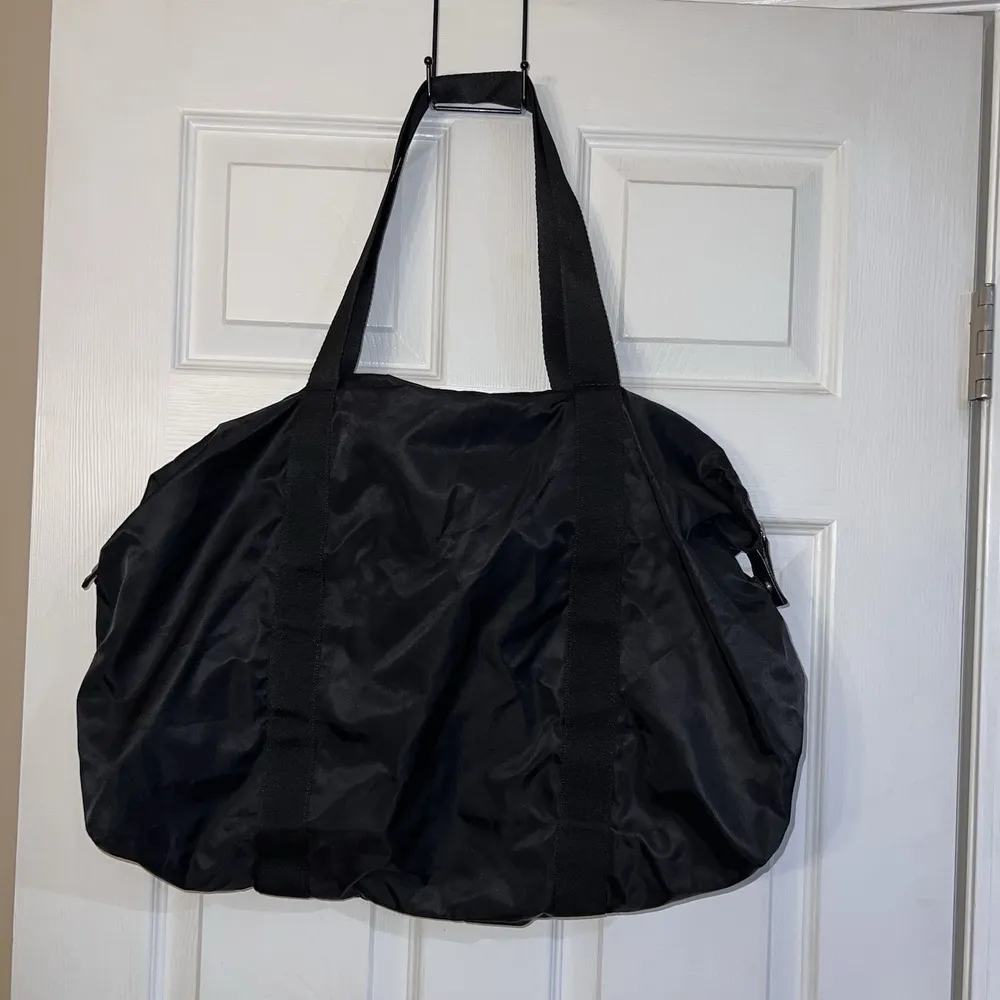 Victorias Secret London Fashion Show 2014 Black Tote Duffle Bag Hologram w/Pouch - Image 3