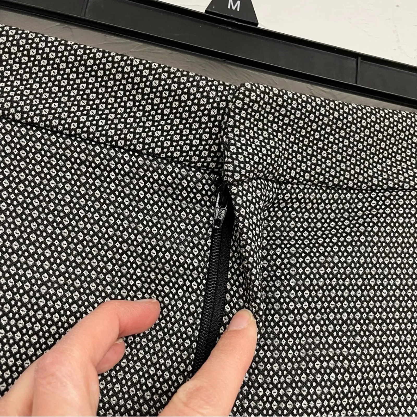 NYDJ Black & White Trouser Dress Pants Ankle Length Womens 6 Preppy Career Work - Image 3