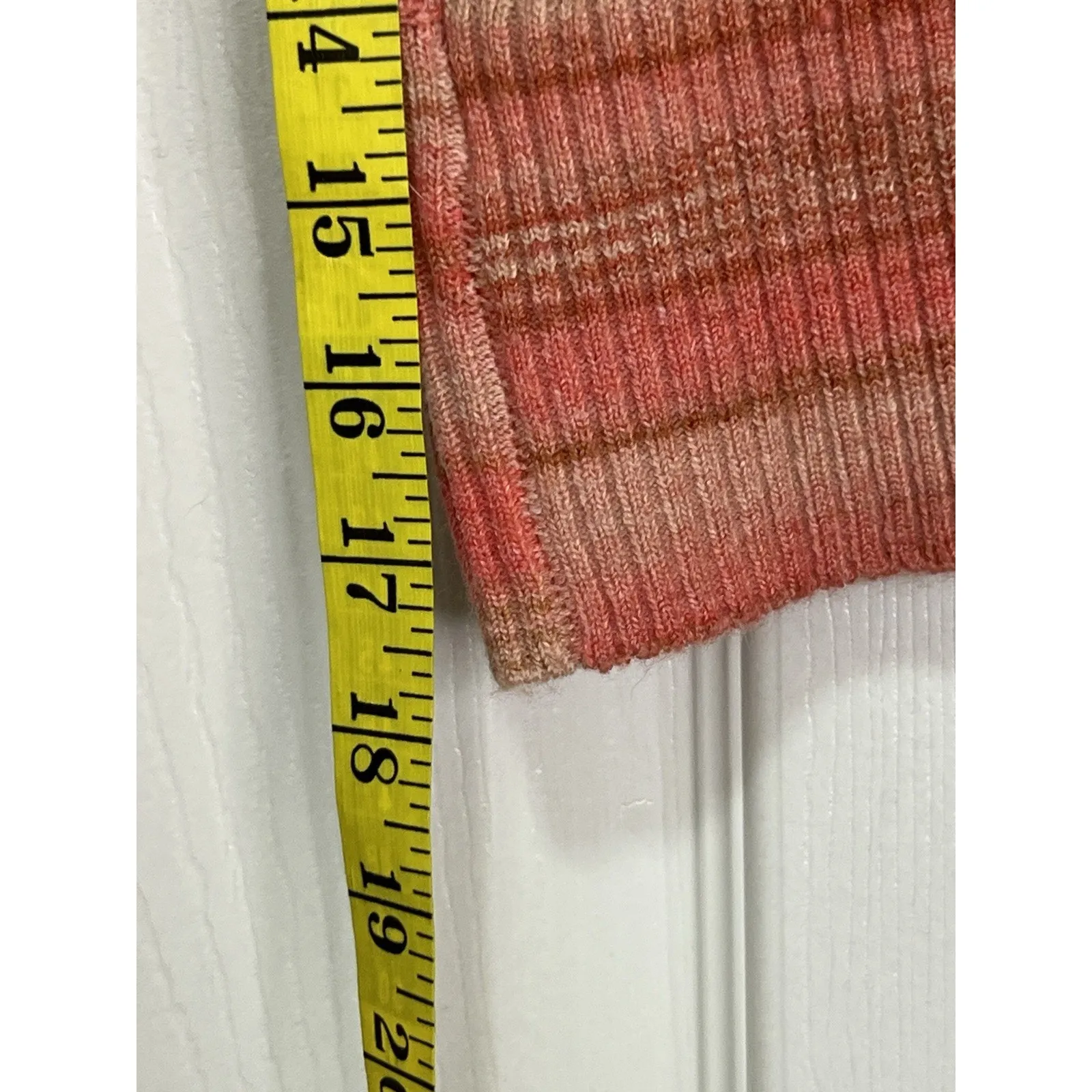 American Eagle Woman’s Crop Sweater Long Sleeve V Neck Red Pink Ombre Size XS. - Image 3