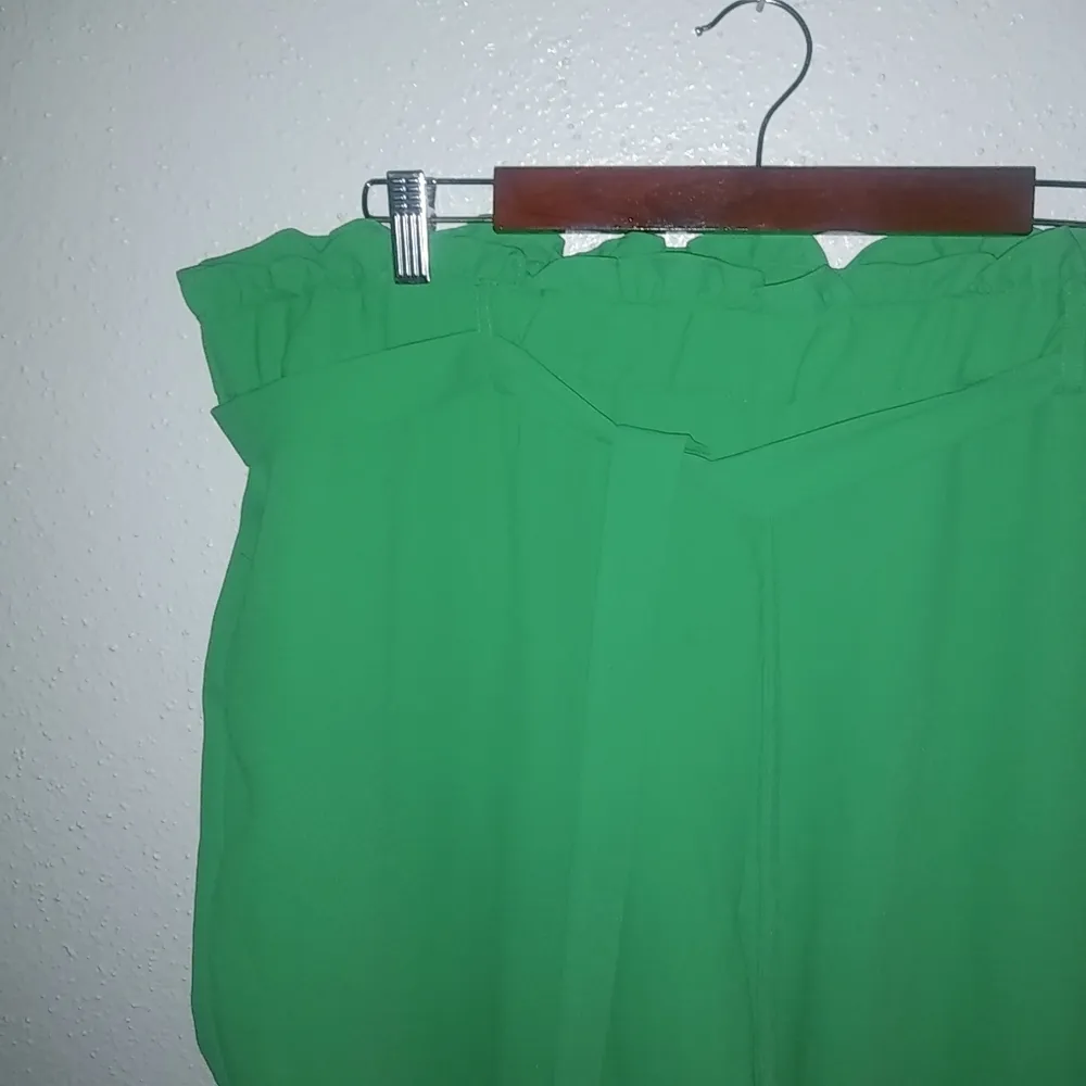 Riley & Rae XXL Out In Bloom Vivid Green High Waisted Paper Bag Style Pants New! - Image 7