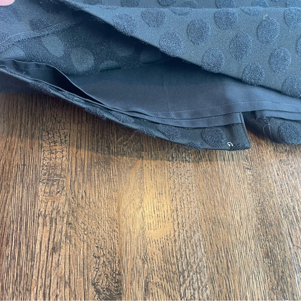 Ann Taylor Black Pencil Skirt with Black Textured Polka Dots -  Size 4 - Image 4