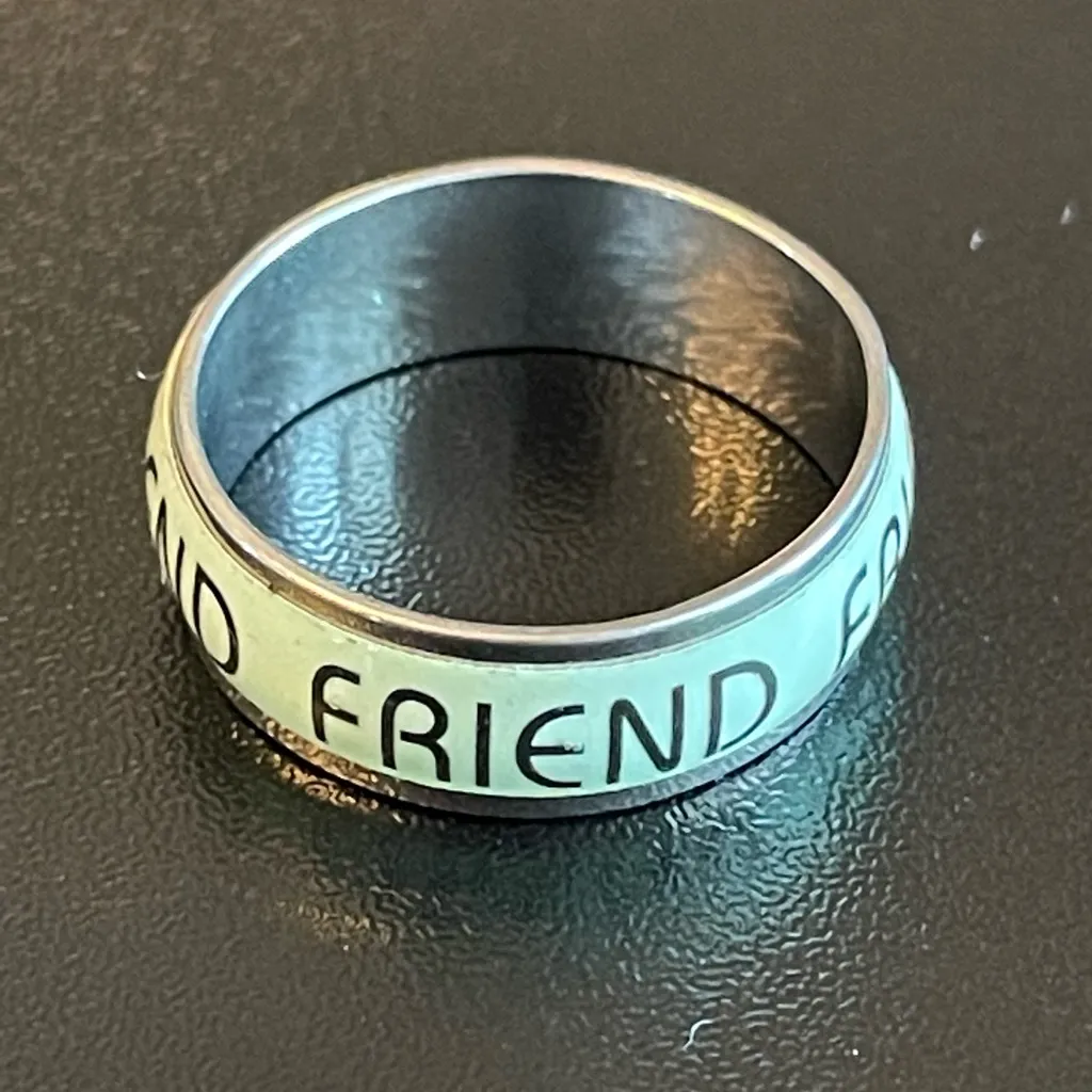 Glow in the dark luminous friend ring size 8 Green - Image 3