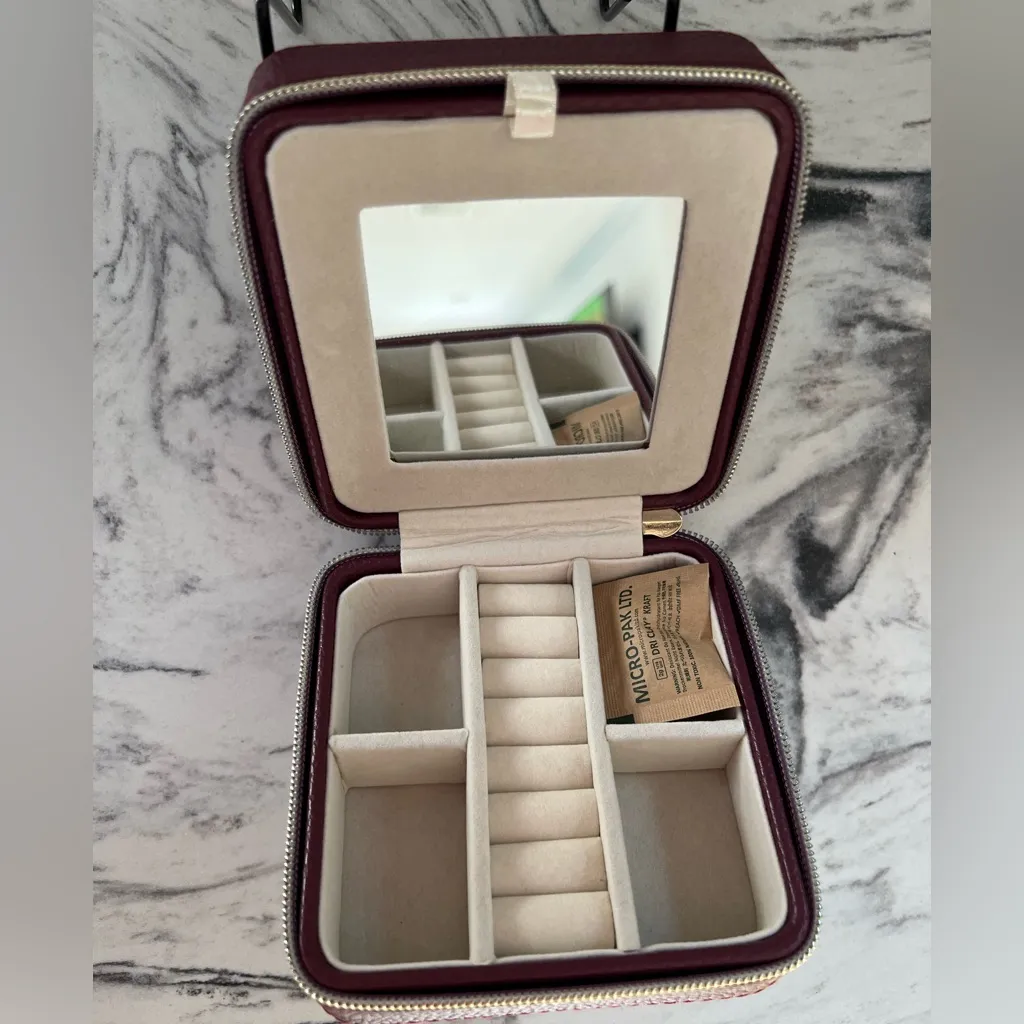 Summer & Rose take me with you Burgundy Jewelry Case - Image 5