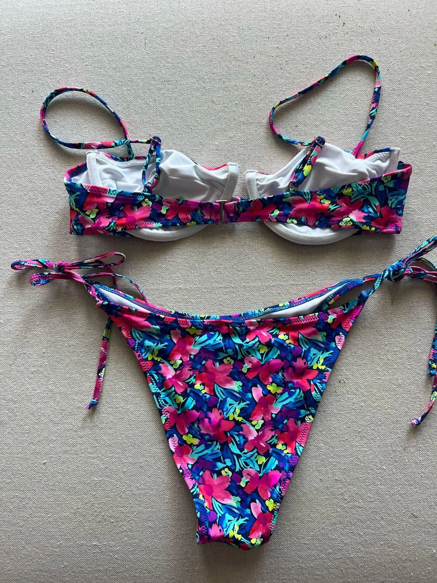 Bright swimwear bikini set - Image 3