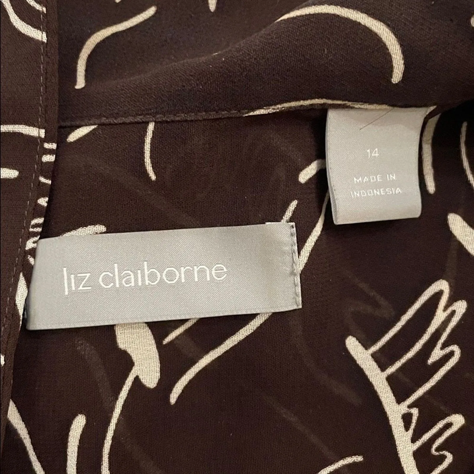 Liz Claiborne Brown Abstract Print Cap Sleeve Button Up Shirt Womens Size 14 - Image 7