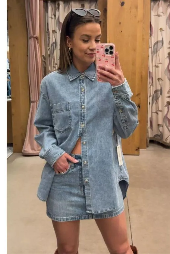 ARITZIA Denim Forum The ‘90s Vintage Micro Denim Skirt in Dark Bleu Eyeshadow - Image 9