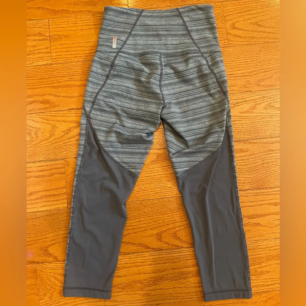 Zella High Waist Cropped Leggings XS/TP Gray Striped Mesh Panels - Image 3