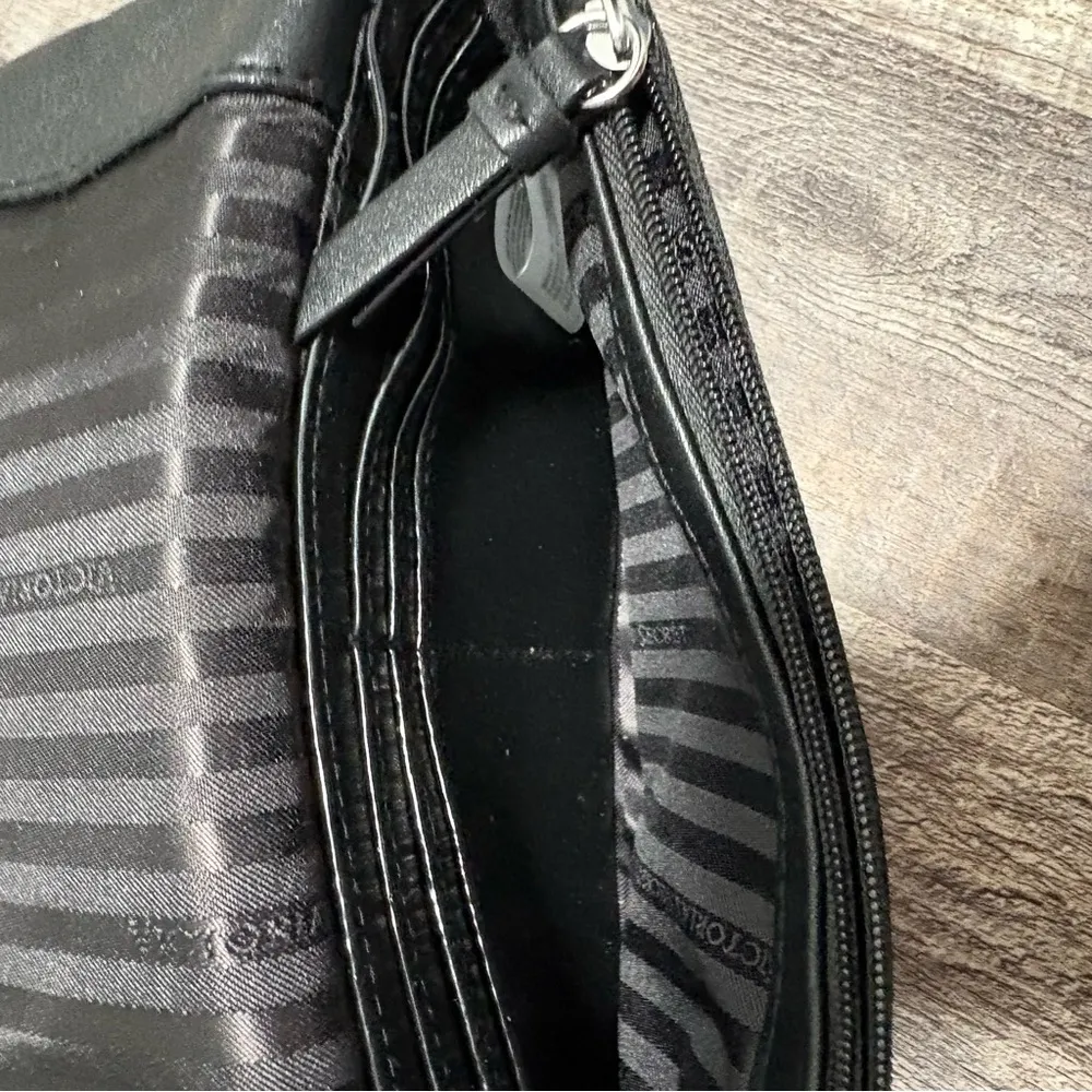 Victoria's Secret black sparkle rhinestone viral bow phone wristlet clutch EUC - Image 4