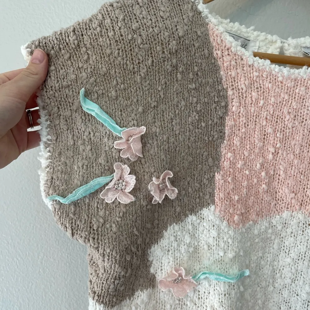 Vintage Sarit Cream Sweater Vest Size Medium Pink - Image 3