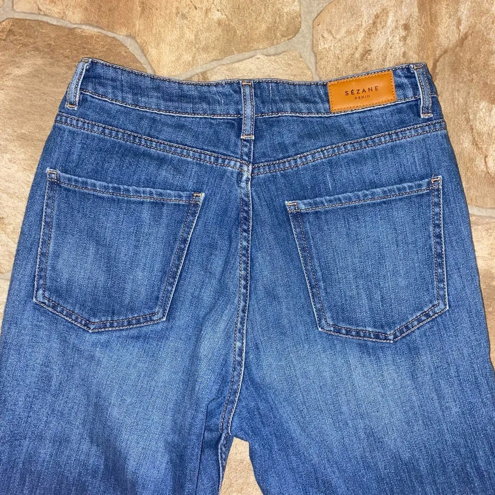 Sezane Brut Sexy High Rise Straight Leg Raw Frayed Step Hem Blue Jeans, Size 26 - Image 6