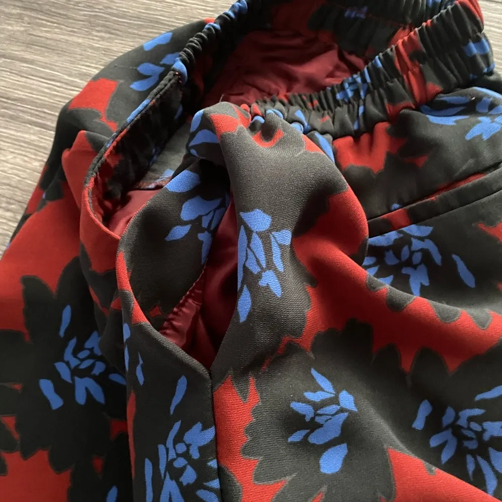 J. Crew Red and Blue Floral Firework Pull-On Cropped Pants - Image 6