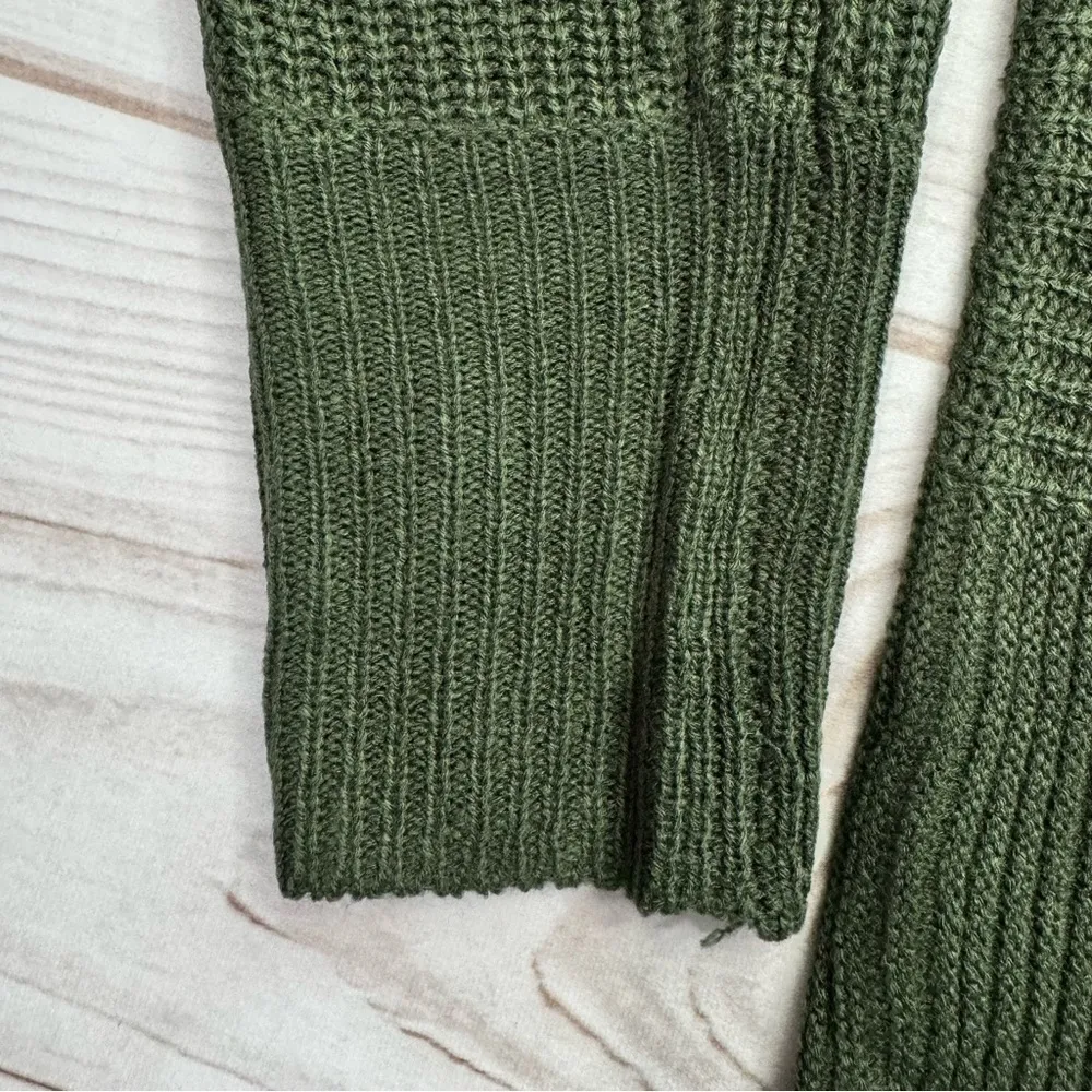 Madison + Hudson Olive Army Green V neck Strappy Back Sweater Cottagecore NEW Size M - Image 4