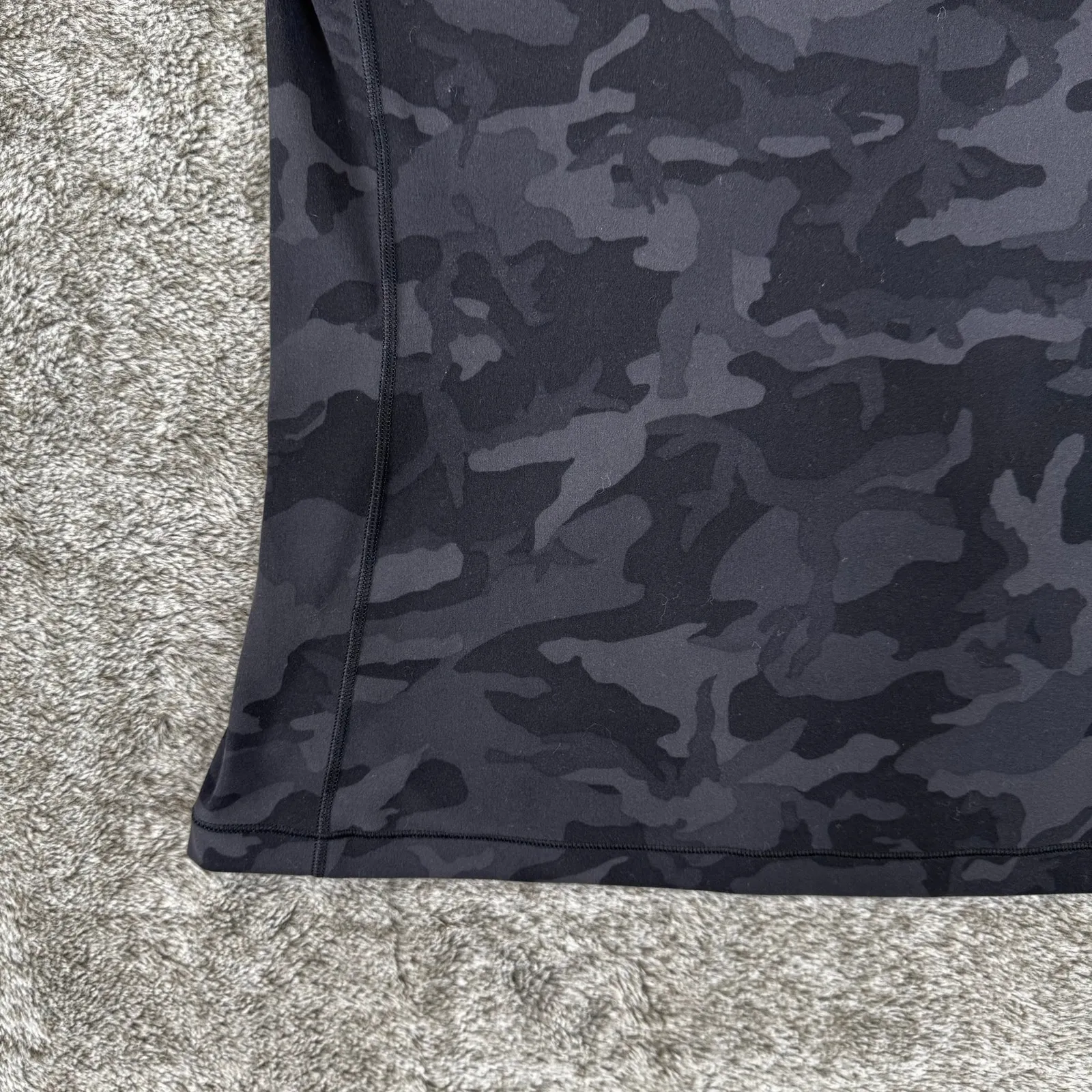 Lululemon Free To Be Tank Women's 8 Black Camo - Image 4