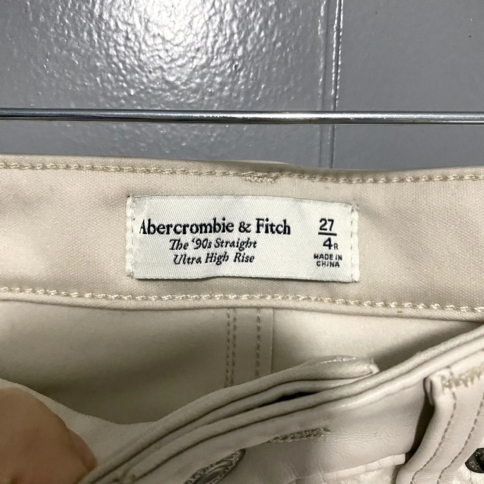 Abercrombie & Fitch Cream Mixed Fabric The 90s Straight High Rise Jeans 27/4R - Image 3