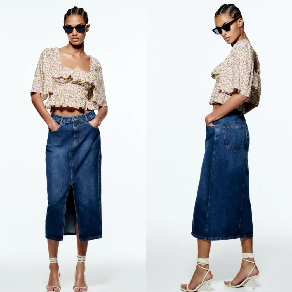 NWT  Floral Pattern Smocked Top Size M - Image 2