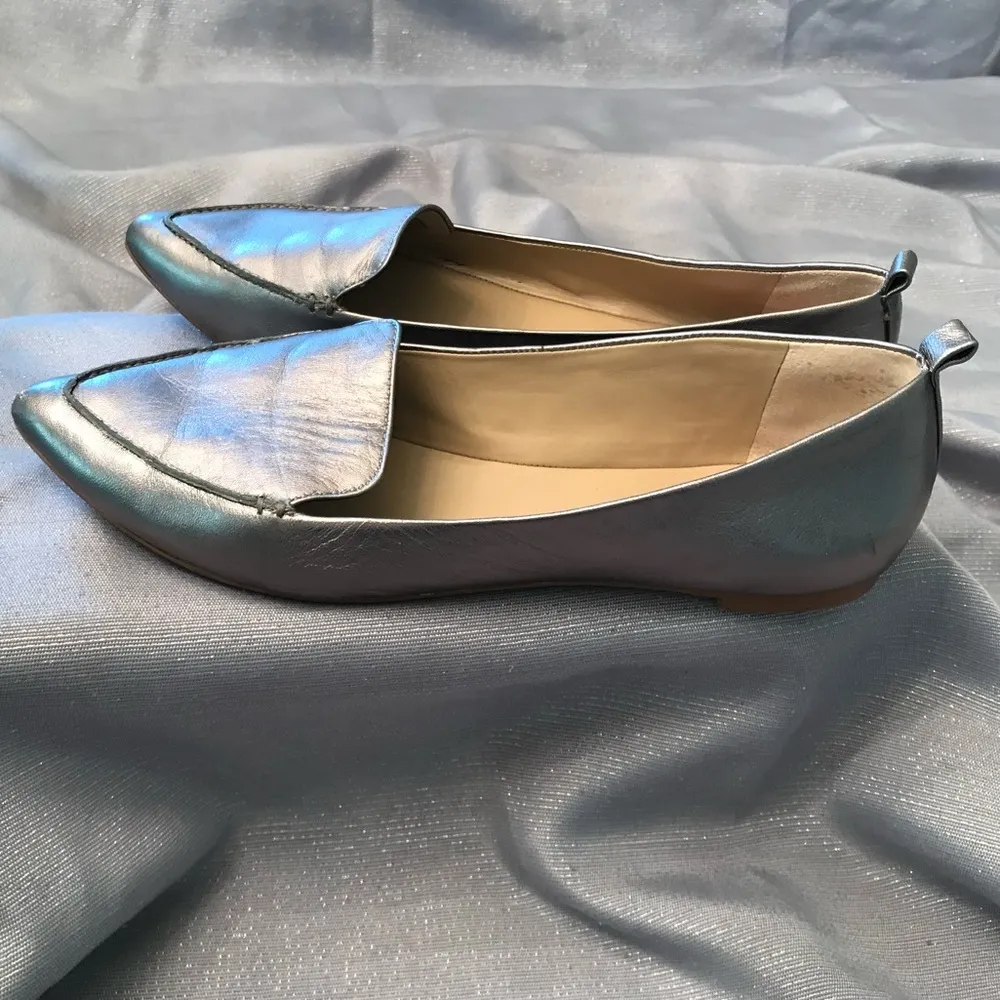 Pewter Metallic Pointed Leather Loafers by Lord & Taylor Sz 9.5 Silver - Image 3