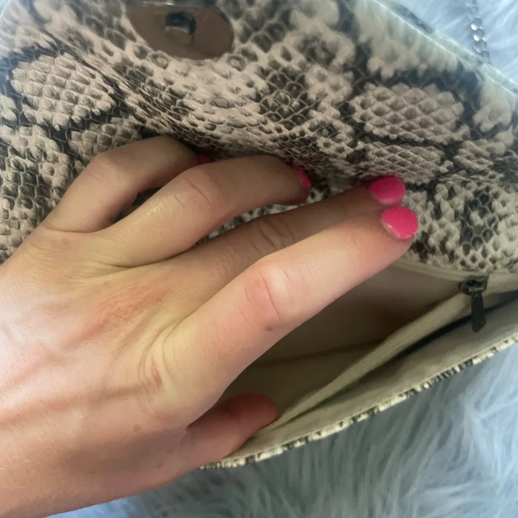 NWOT Elegant Snake Print Chain Clutch - Image 4