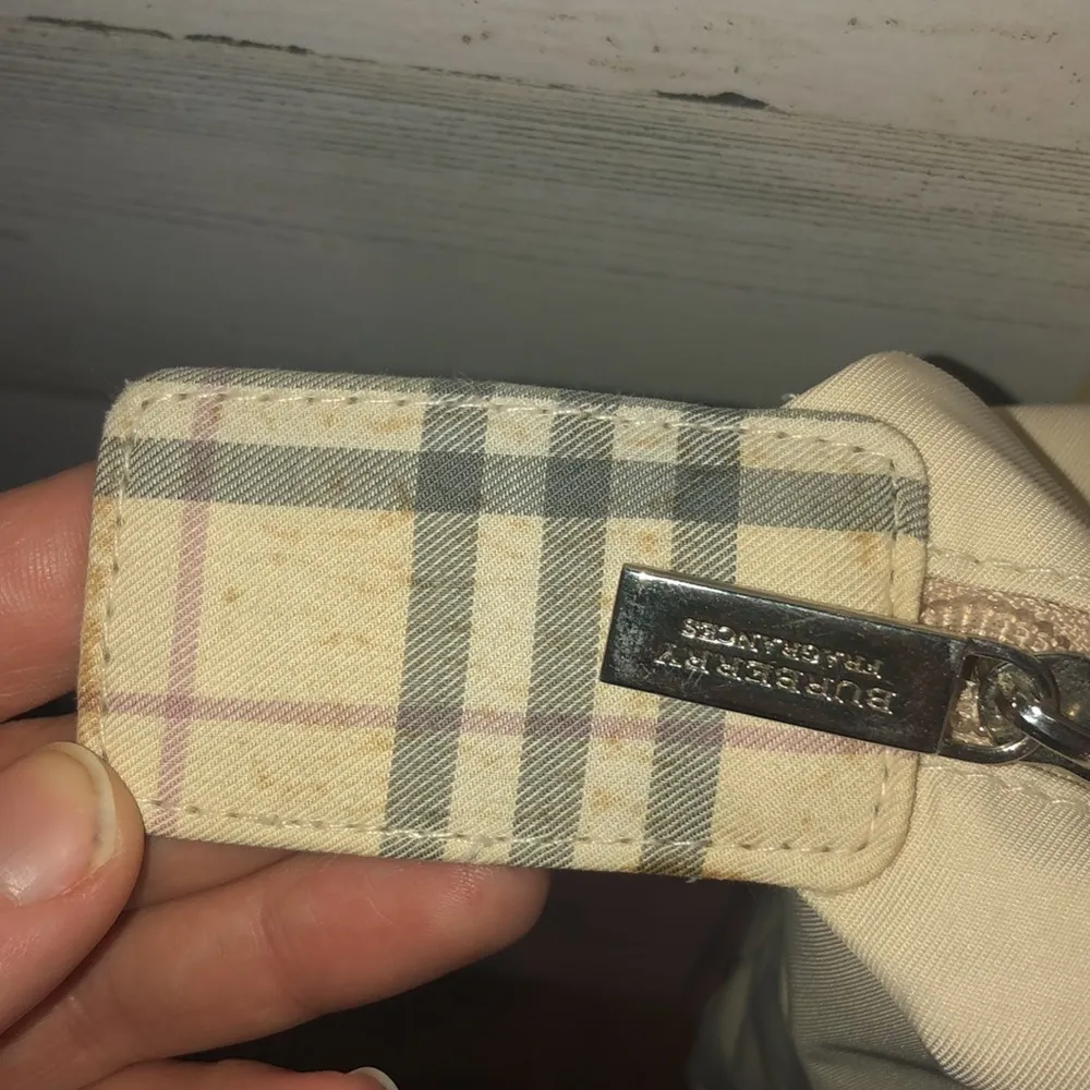 Burberry Frangances Overnight Bag large Burberry bag cream tan color pla…​ - Image 4