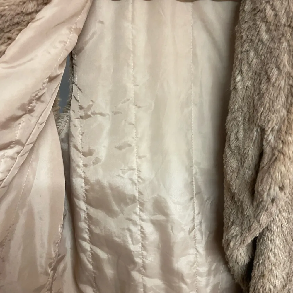 Wildflower size large lined faux fur - Image 4