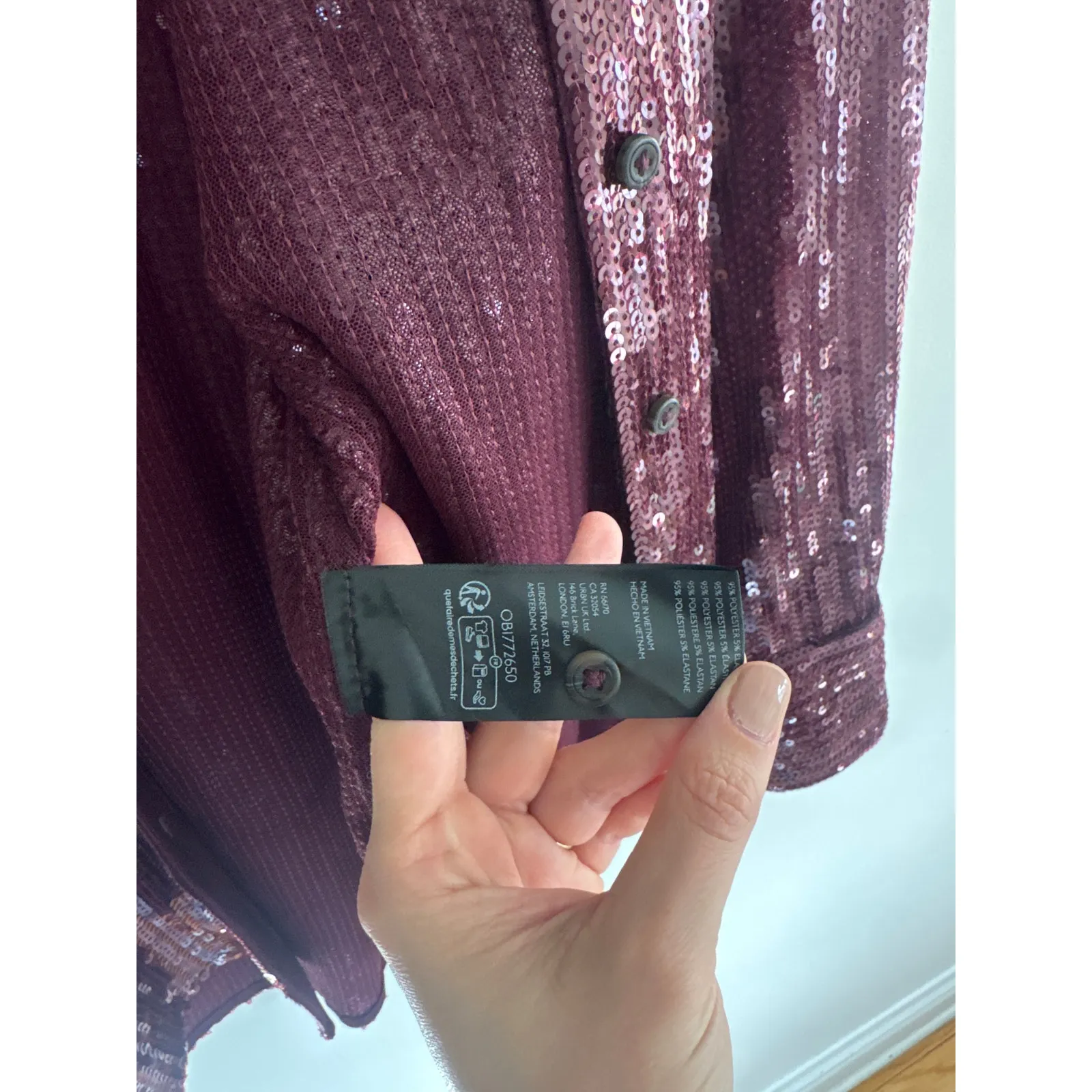 PILCRO Sequin Maroon Buttondown Shirt Size Medium - Image 7