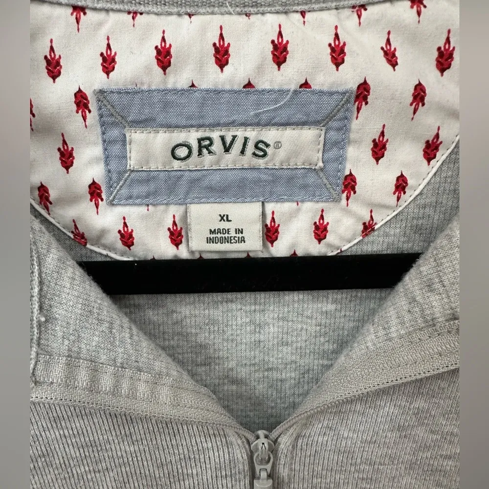 Orvis Women's Sandy Point 1/4 Zip Pullover Heather Grey, white & red print cuffs - Image 3