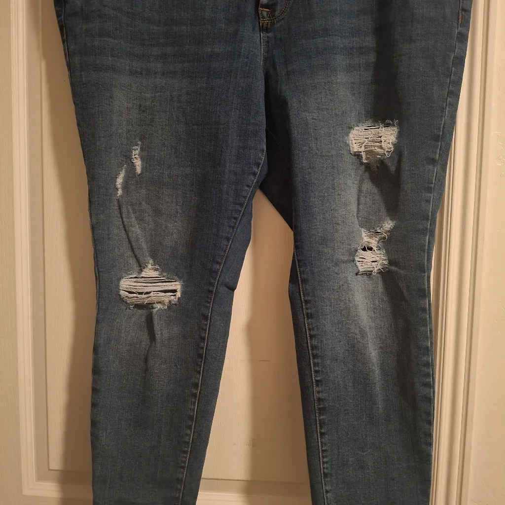 Maurices 20XS Distressed Blue Jeans for Women - Image 8