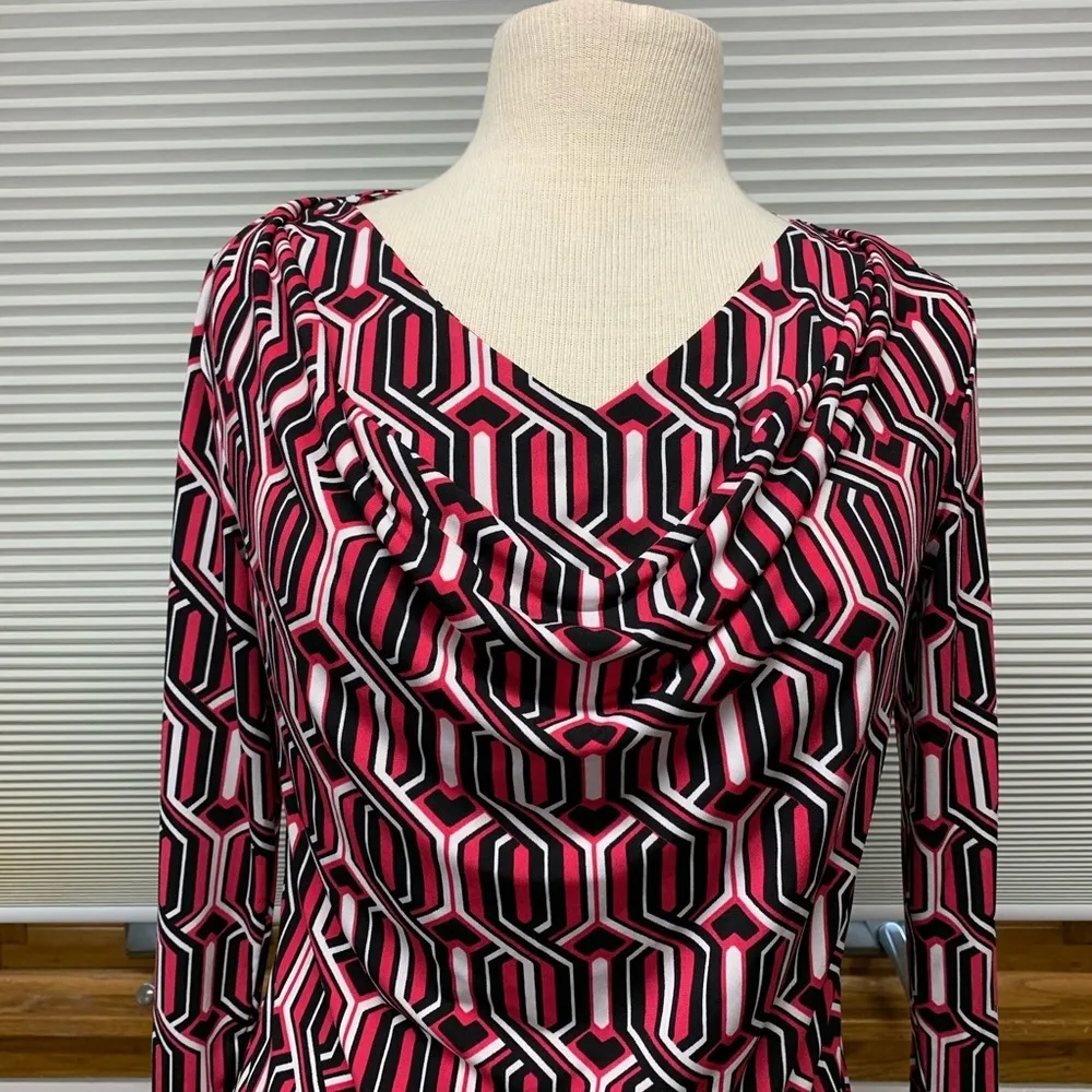 Anne Klein geometric print long sleeve blouse Size Small - Image 2