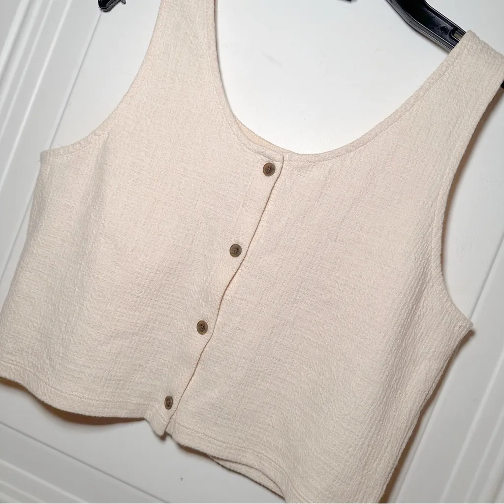 NWT Oak + Fort‎ Cream Button - Image 3