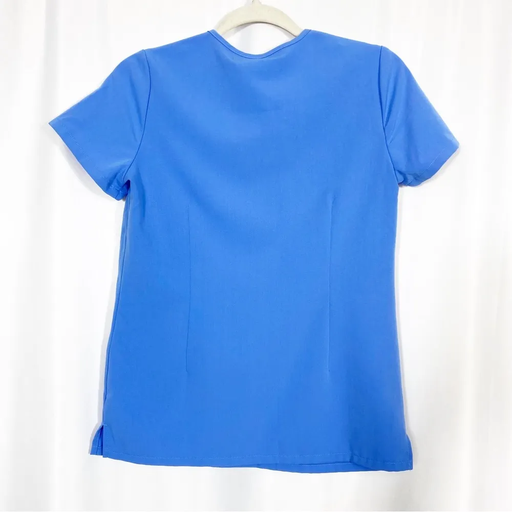 Figs Casma Three Pocket Scrub Top: Ciel Blue - Image 4