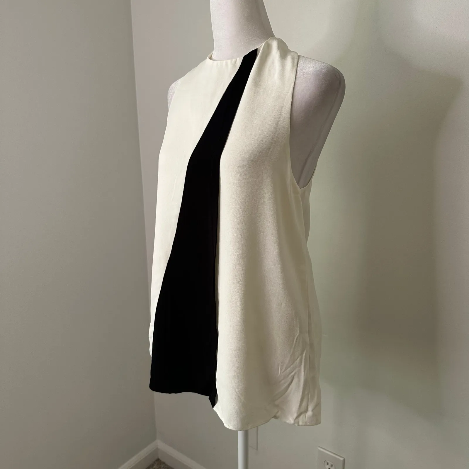 Reiss white & black sleeveless top size 4 NWT - Image 3