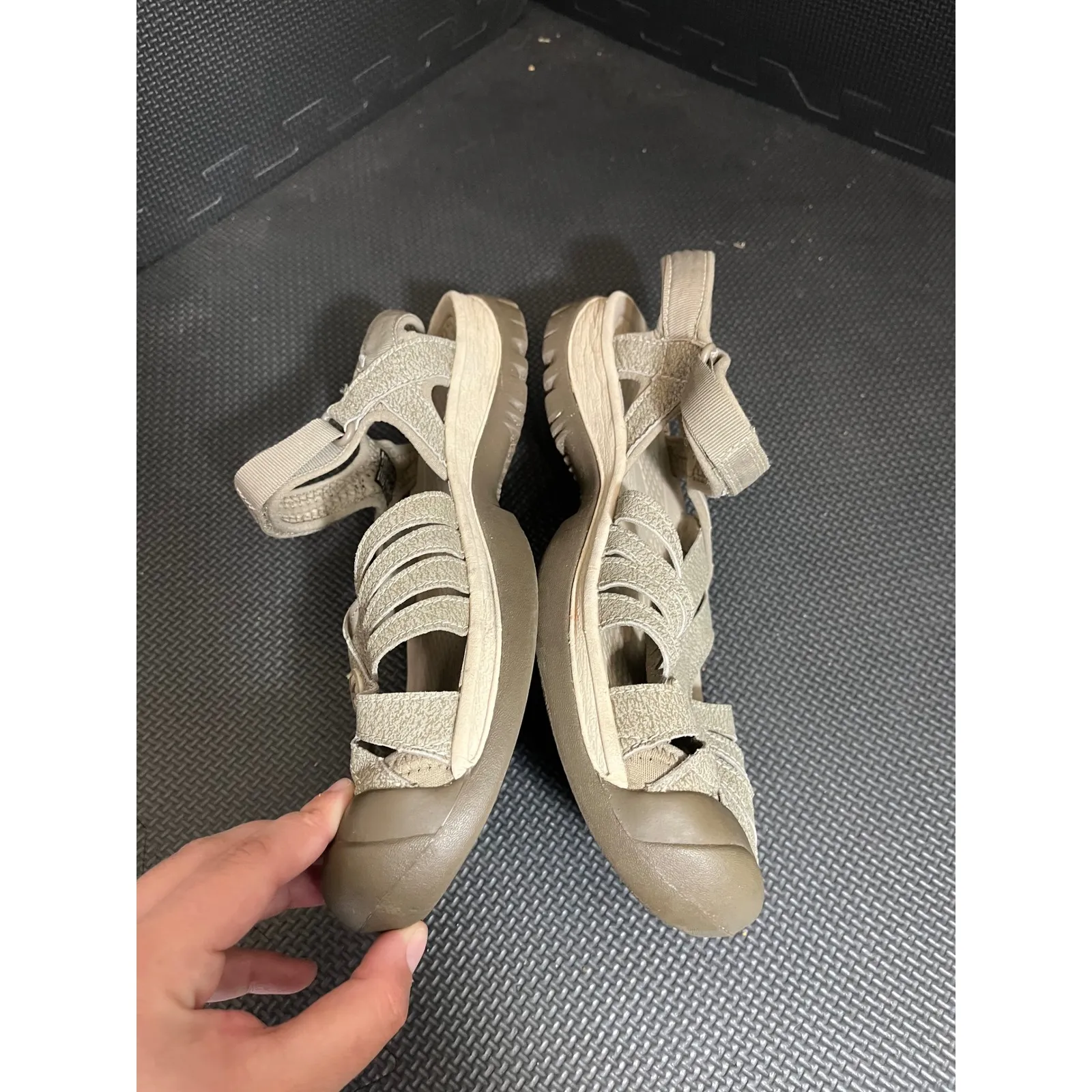 Keen Rose Sandals Womens Hiking Water Shoes Beige Beach Closed Toe Size 9.5 - Image 3