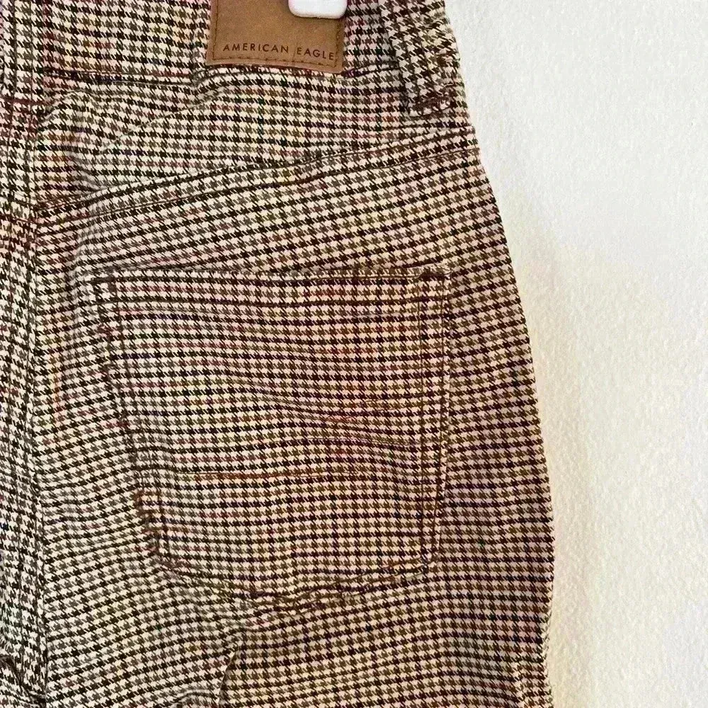 American‎ Eagle Mom Jean w/ pattern. Size 2 extra long. Brown and black colored. - Image 3