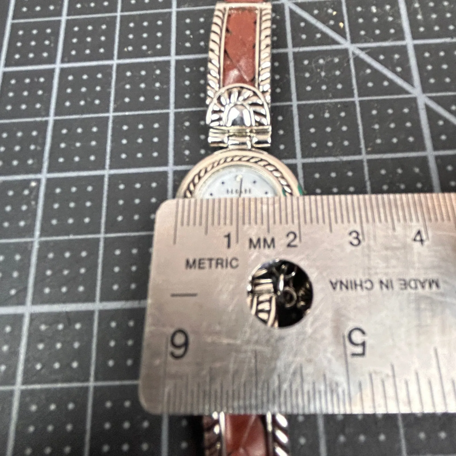 DECADE Quartz Womens Watch Roman Numerals Mother of Pearl Face Silver Tone Charm - Image 5