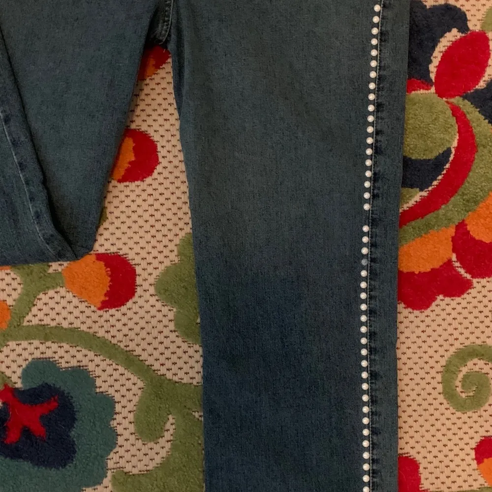 St John size 10 cropped jeans pants faux pearl - Image 3