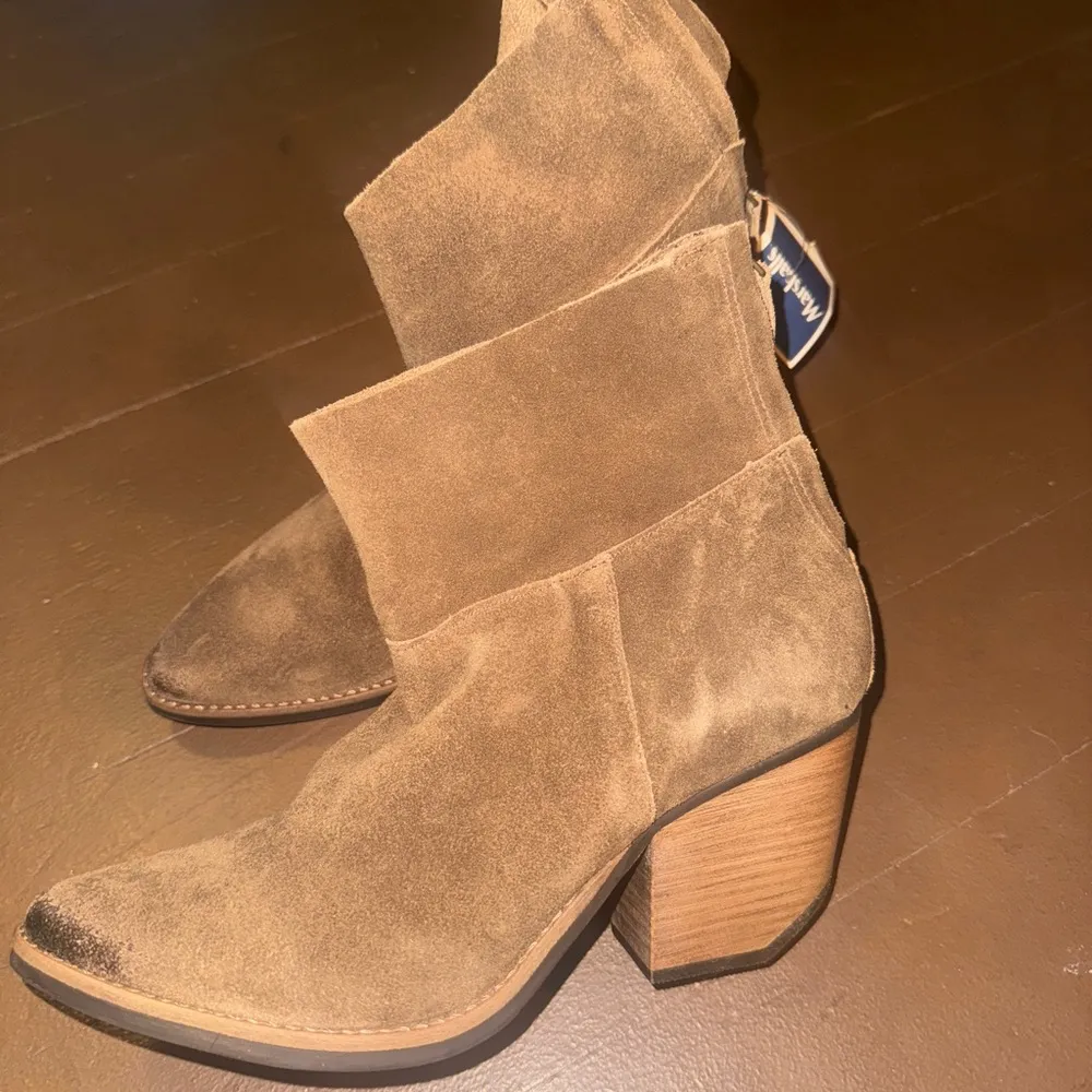 Matisse Brown Suede Ankle Boots Size 7.5 - Image 2
