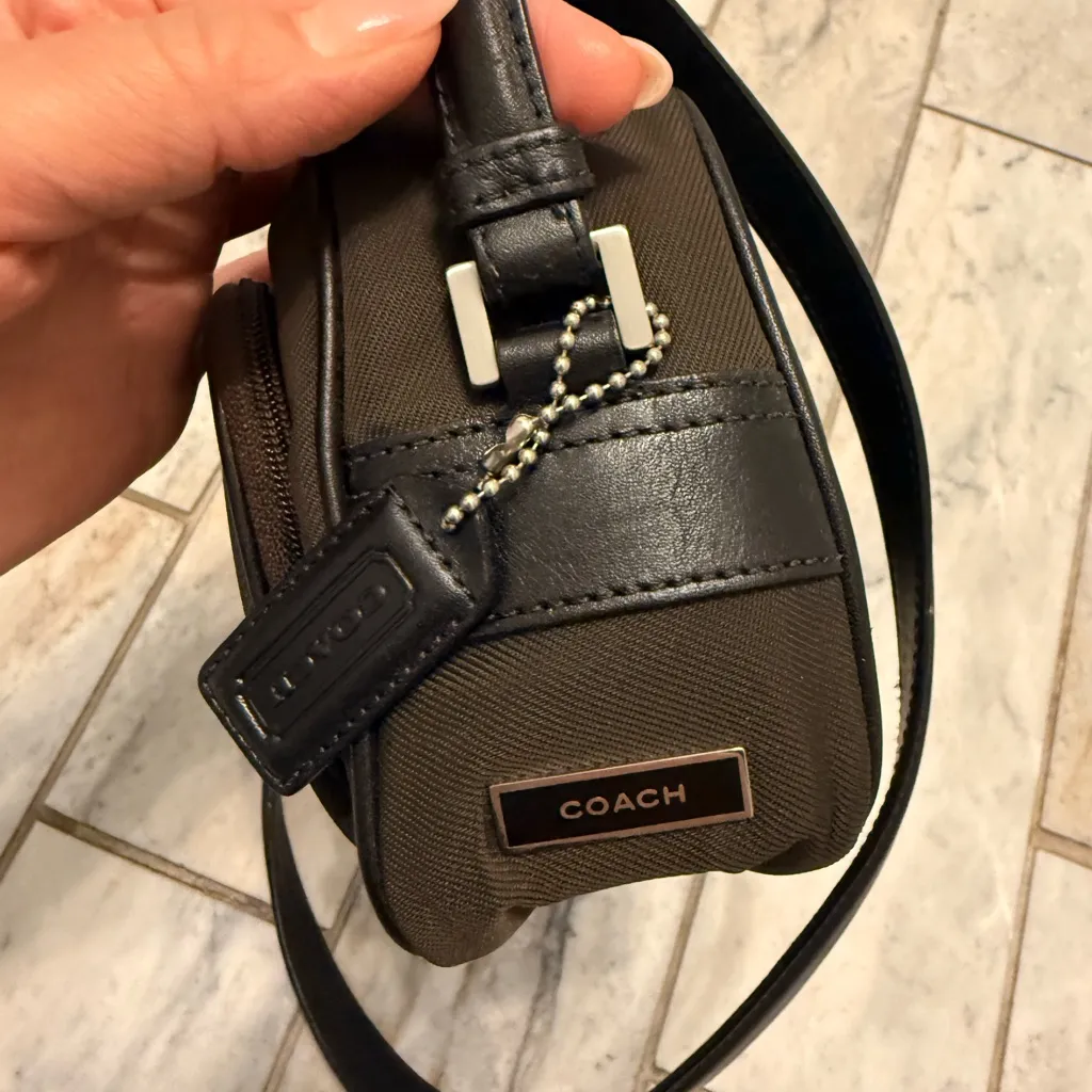 NEW Coach Brown/Black Shoulder nylon/leather camera Bag w/tag 7433 Vintage - Image 2