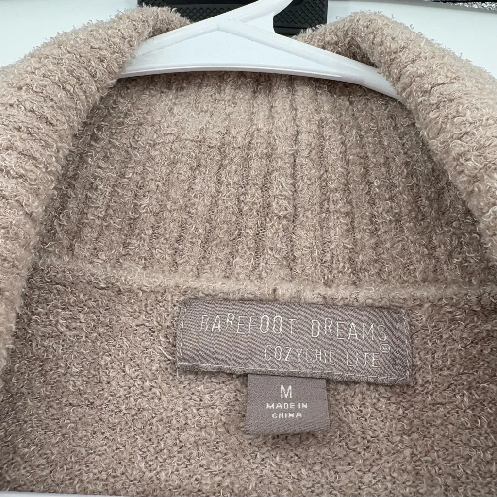 Barefoot dreams beige pocket cardigan medium‎ - Image 3