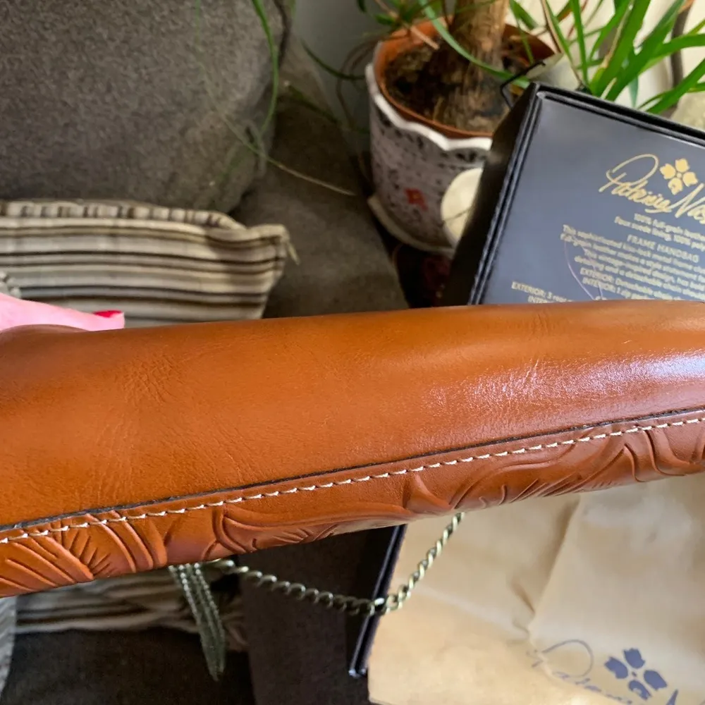 Authentic PATRICIA NASH LEATHER EMBOSSED GRAPE LEAF FRAME CROSB/CLUTCH/WALLET - Image 10