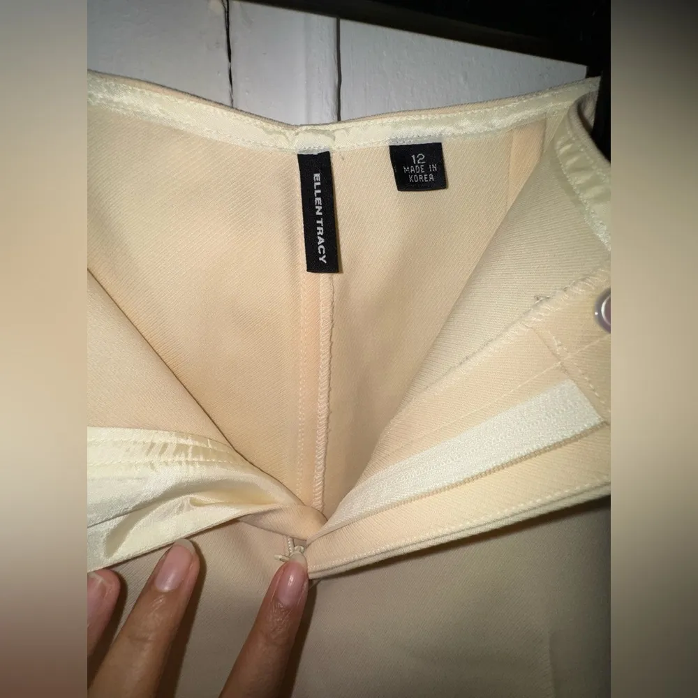 Ellen Tracy Butter Yellow Trousers Pants fits like a size 6 straight leg - Image 4